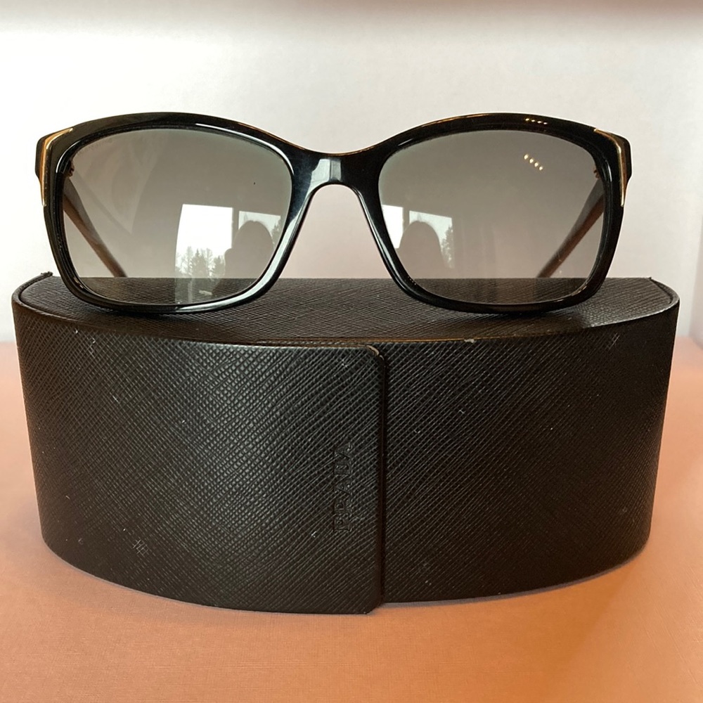 Prada SPR 02O Black sunglasses
